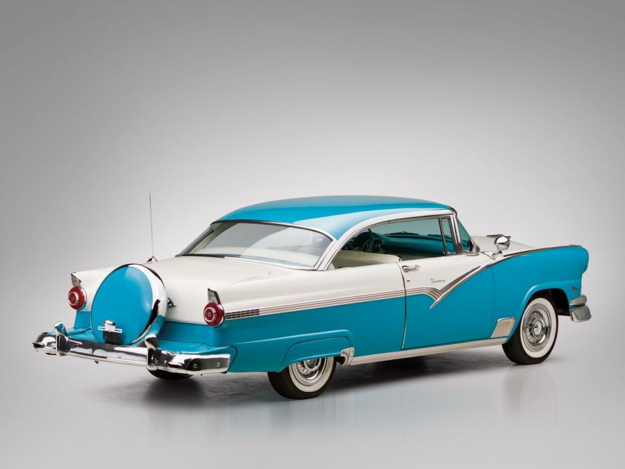  Ford Fairlane Victoria Hardtop Coupe 1956 года  (фото 37 из 49)